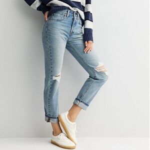 Levi’s 501 Original Fit Distressed Jeans Light Wash | Size 24